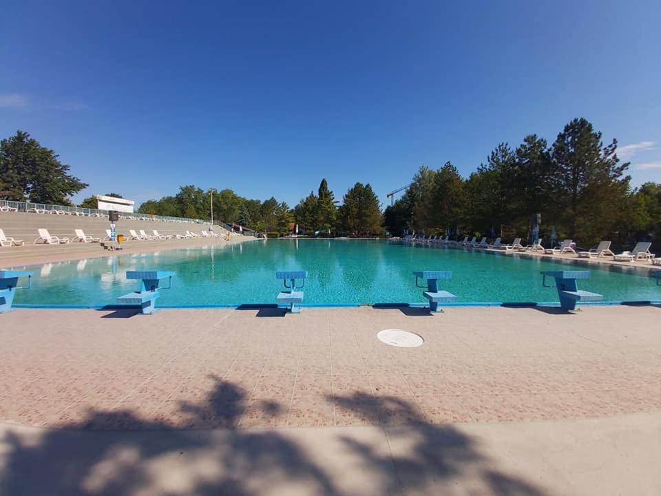 Хостел Adica Prenociste Sport Wellness Centar - Bazeni Ada Экстерьер фото